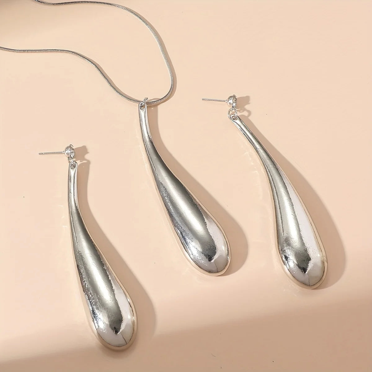 Minimalist Punk Feng Shui Jewelry Set – Necklace & Earrings for Women