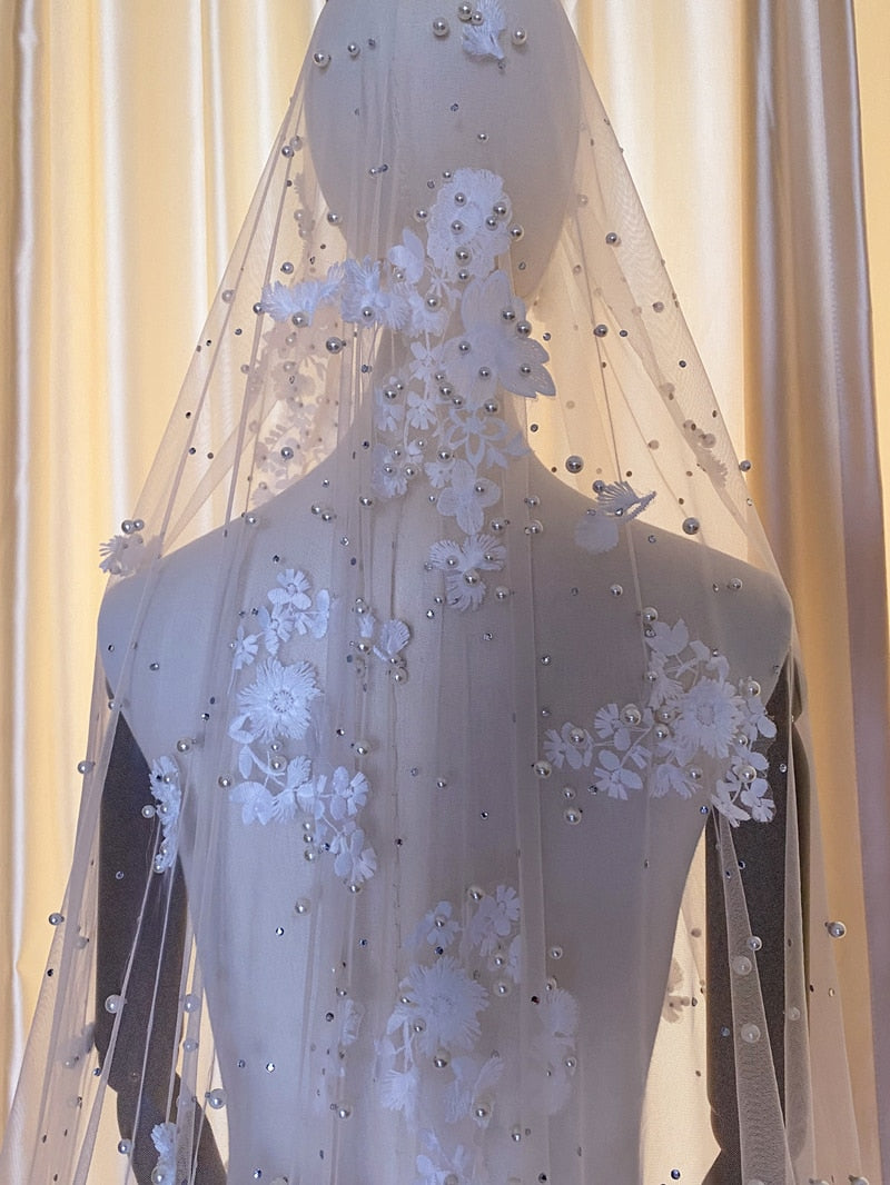 3D Flowers Pearls Veils