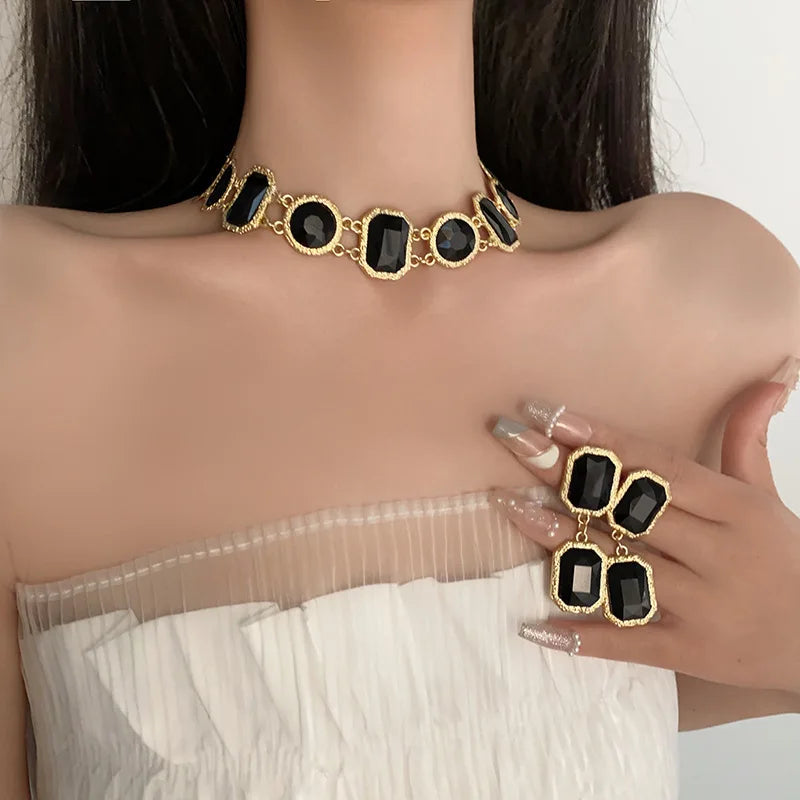 Crystal Square Round Necklace & Luxury Dangle Earrings – Retro Fashion Jewellery Set model