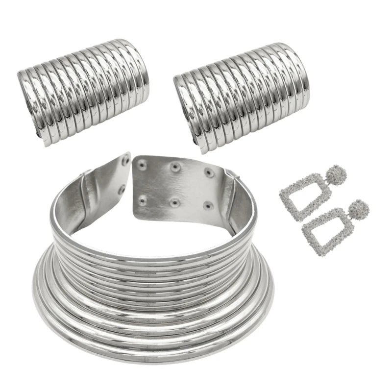 Ethnic Collar Jewelry Set – Trendsetting Long Neck Choker in Gold/Silve a