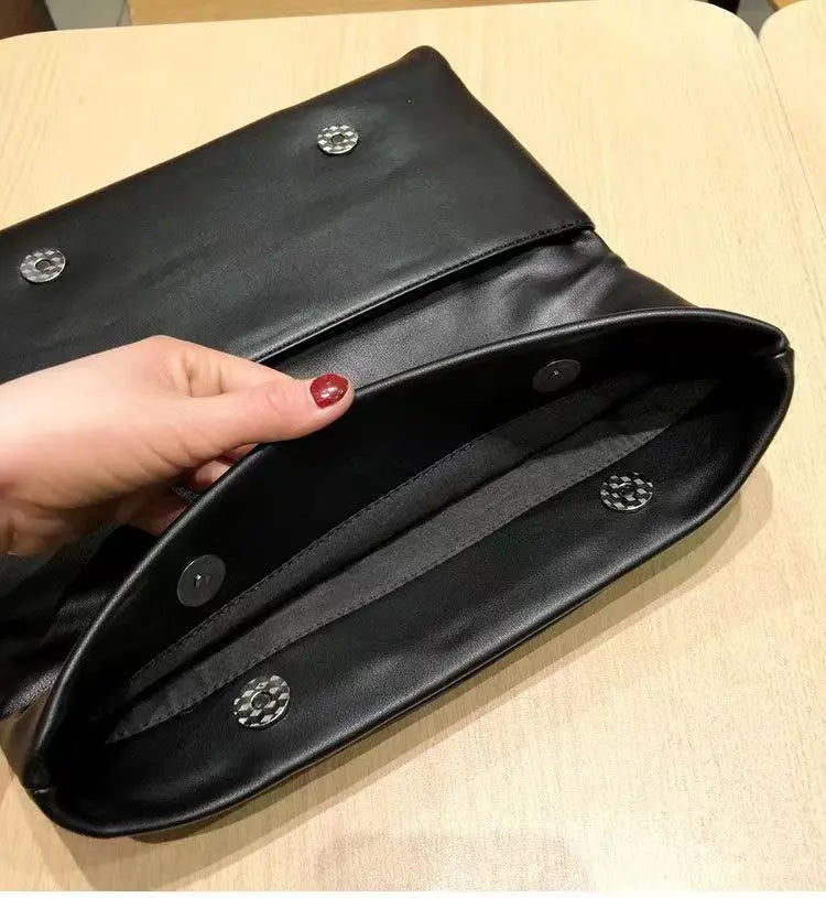 Serpentine Pattern Genuine Leather Clutch Bag