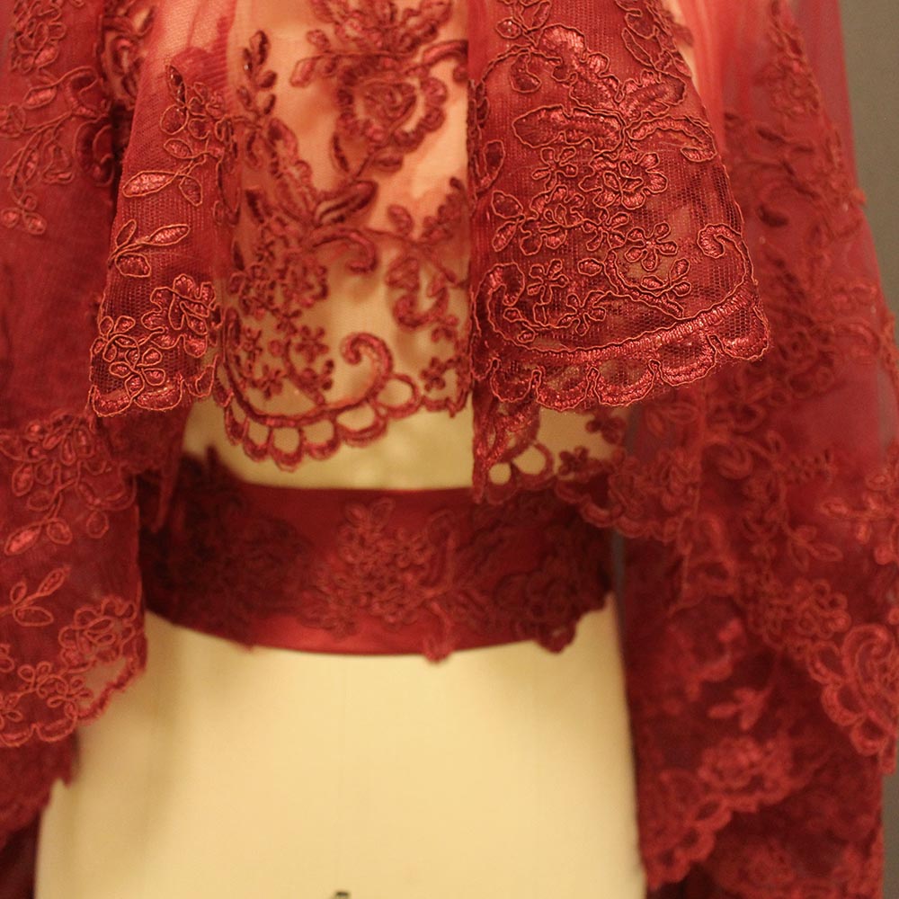 Burgundy Short-Laced Wedding Veil Design
