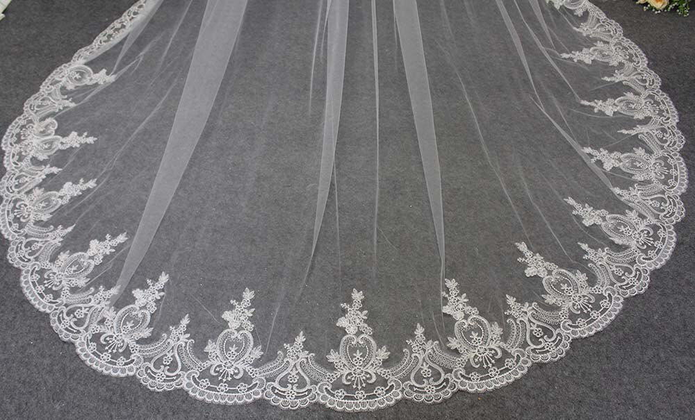 Exquisite Long Lace Wedding Veil