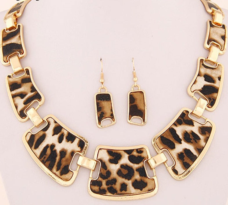 Geometric Leopard Necklace Sets