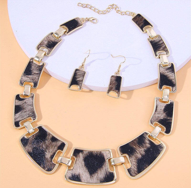 Resin Leopard Necklace Sets