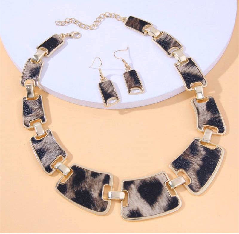 Resin Leopard Necklace Sets