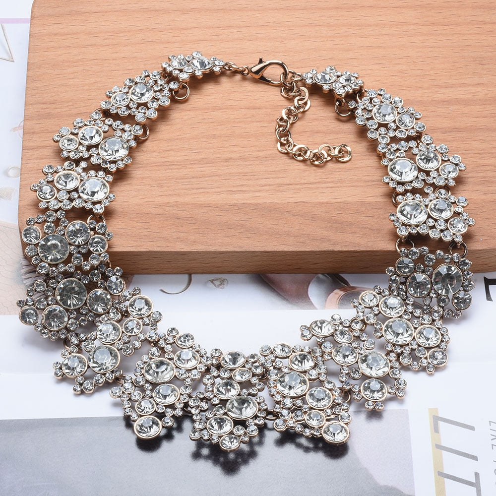 Fashion Pearls Statement Choker
