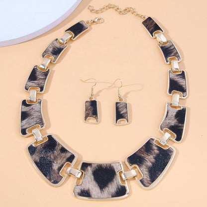 Resin Leopard Necklace Sets